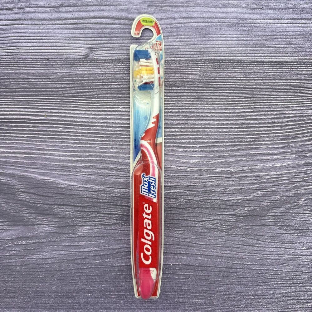 Vintage Colgate Vintage Max FRESH Medium Head (57) Toothbrush w/ Tongue Freshner